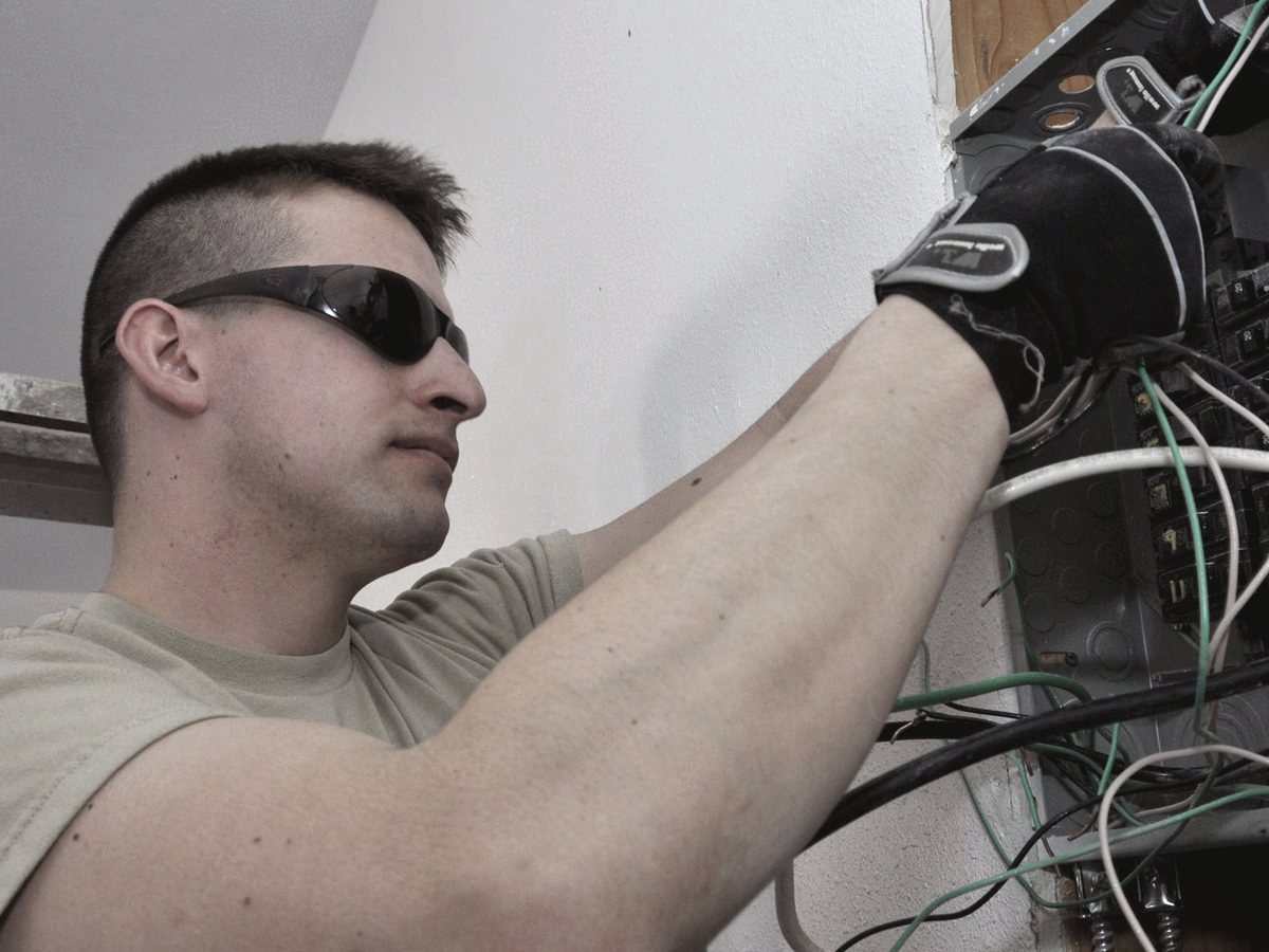 Électricité — chantier dans le 987